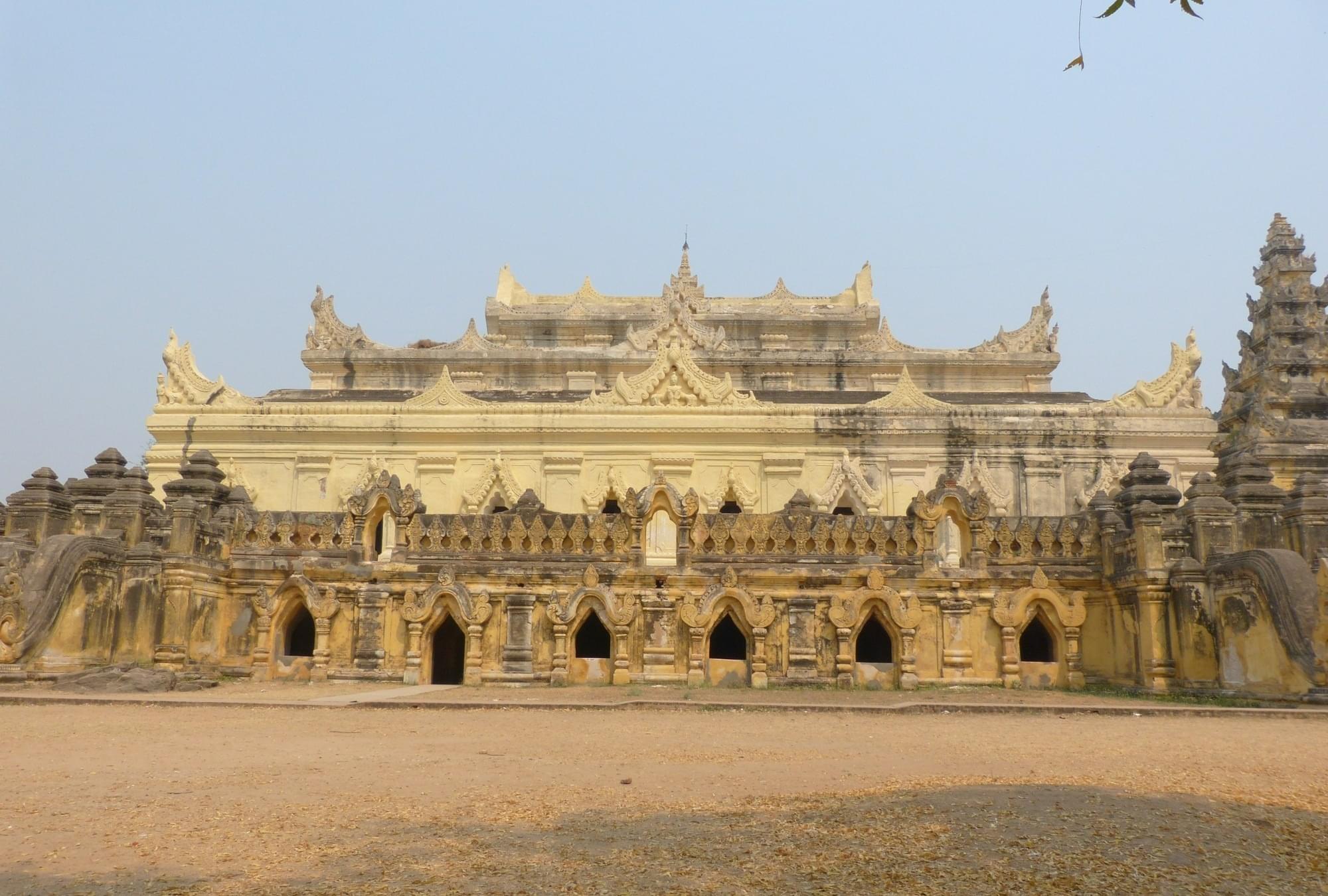 Maha Aungmye Bonzan Monastery