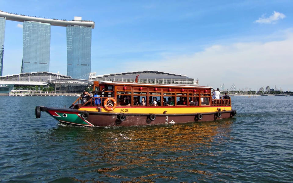 Buy singapore river cruise ticket and enjoy boat cruise Singapore