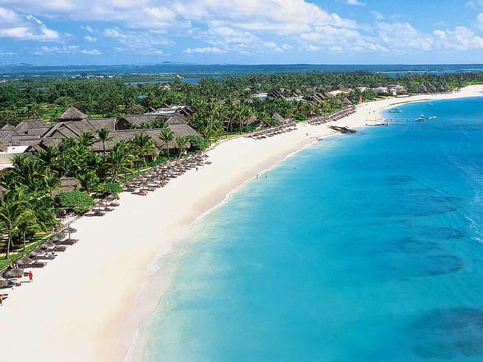 Baie Du Tombeau Beach Overview