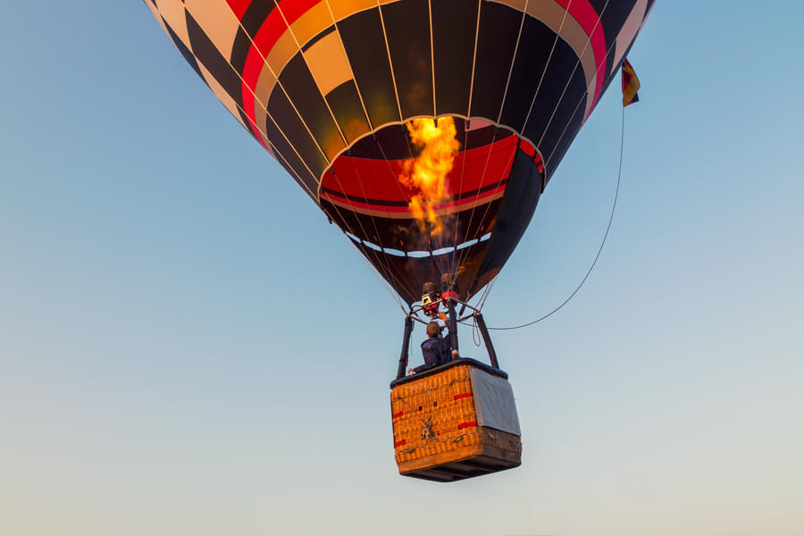 dubai hot air balloon tour