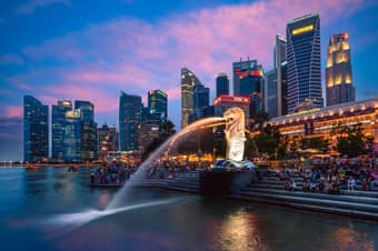 Stunning Evening view of Merlion Statue