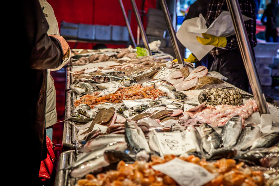 Find huge variety of fishes and sea foods