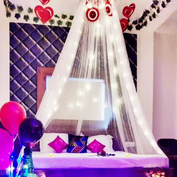 Romantic Stay with Candlelight Dinner Image