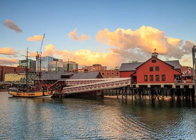 Boston Signature Experiences Tour | Freedom Trail, Whale Watching, Harvard & North End
