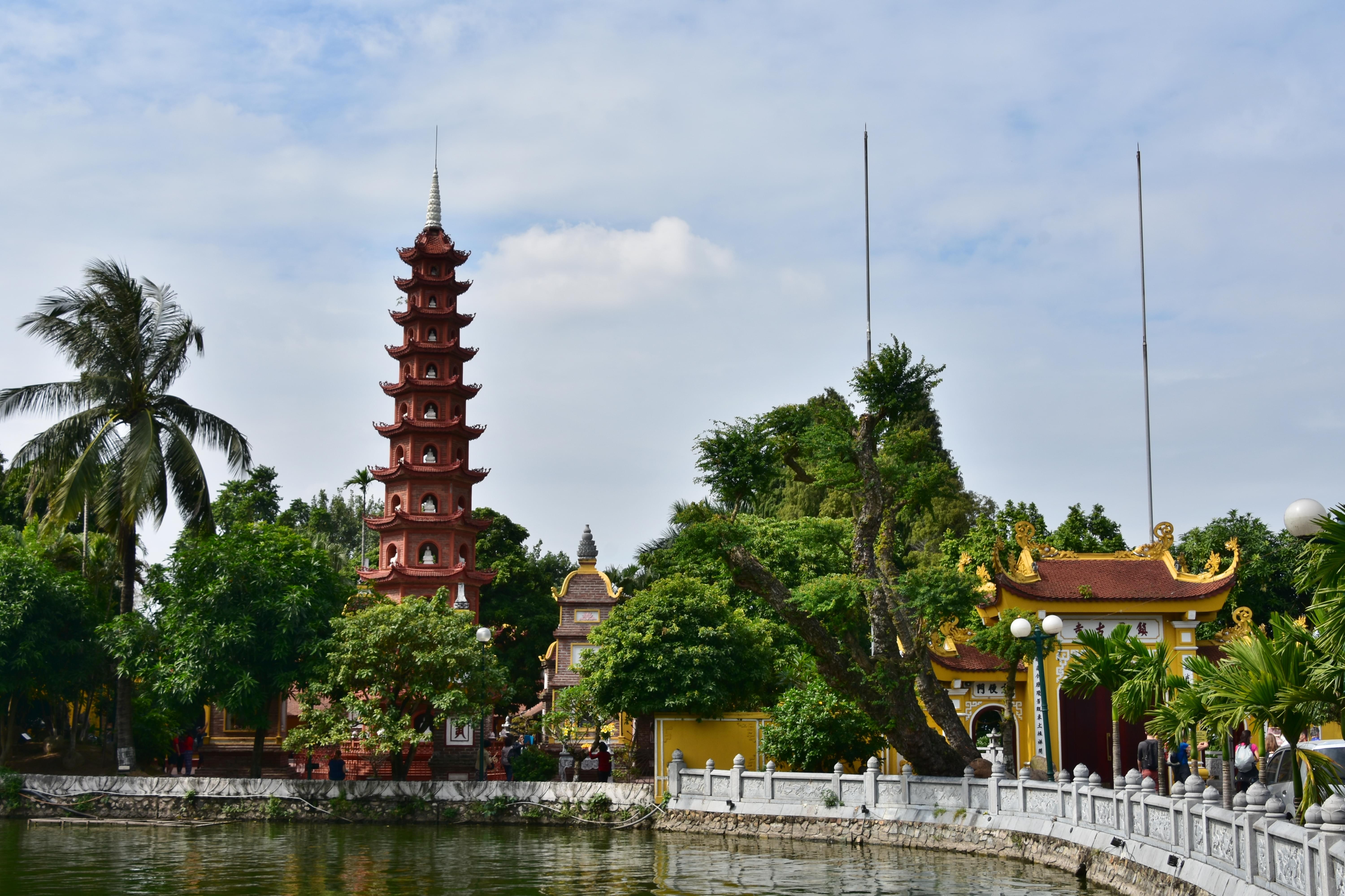 Pay your visit to the Tran Quoc Pagoda
