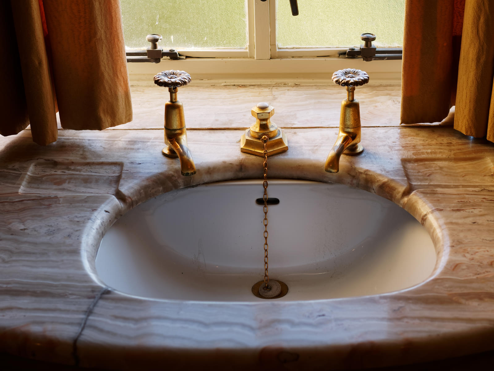 Sink of Virginia Courtauld's Bathroom
