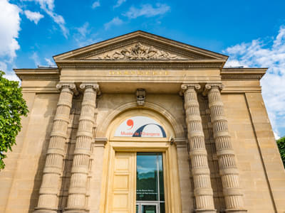 Explore the Musée de l'Orangerie and see the impressionist masterpieces