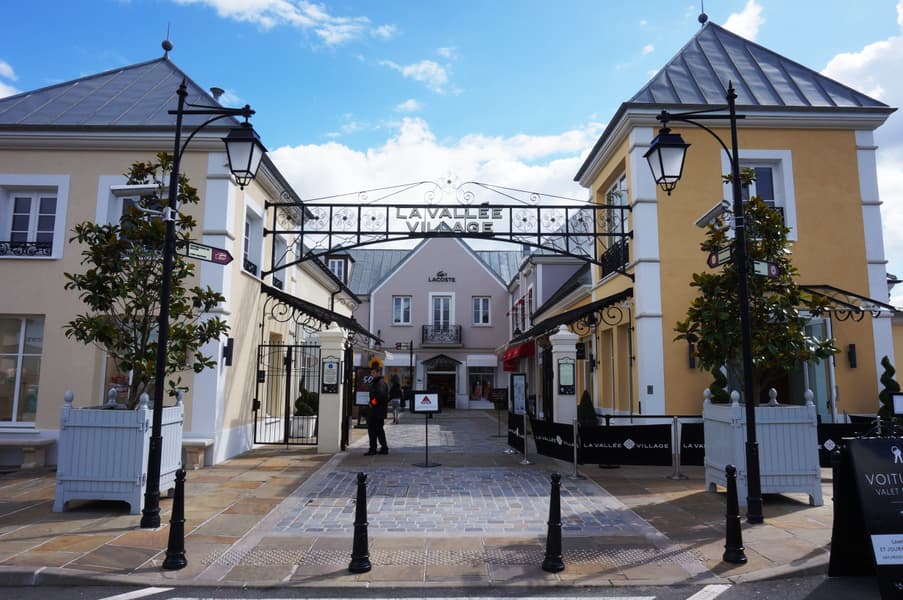 Paris Barcelona Vacation Package Image