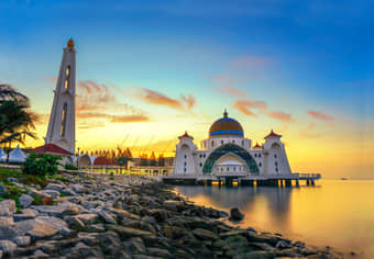 The stunning sunset views with the Malacca Straits Mosque