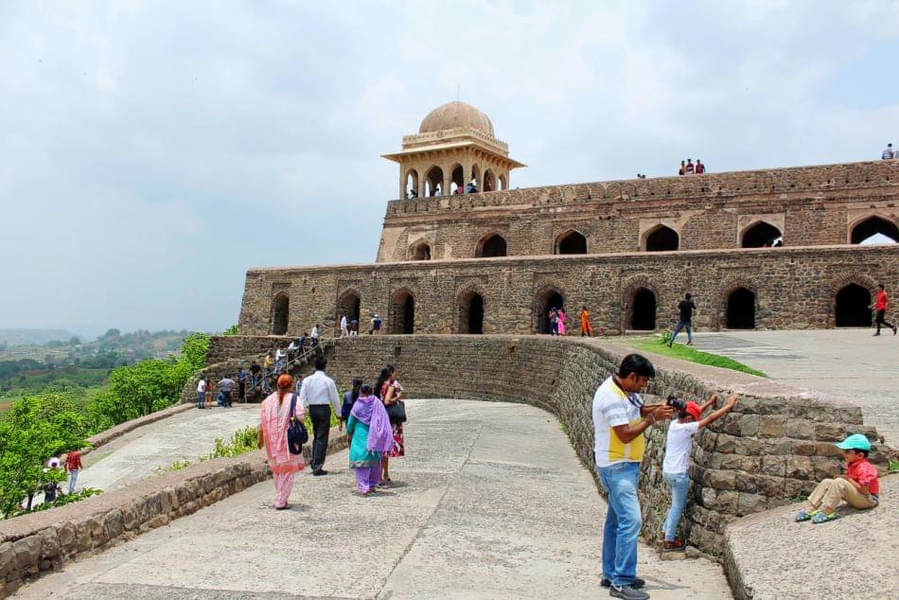 Educational Tour To Chanderi From Bhopal Image