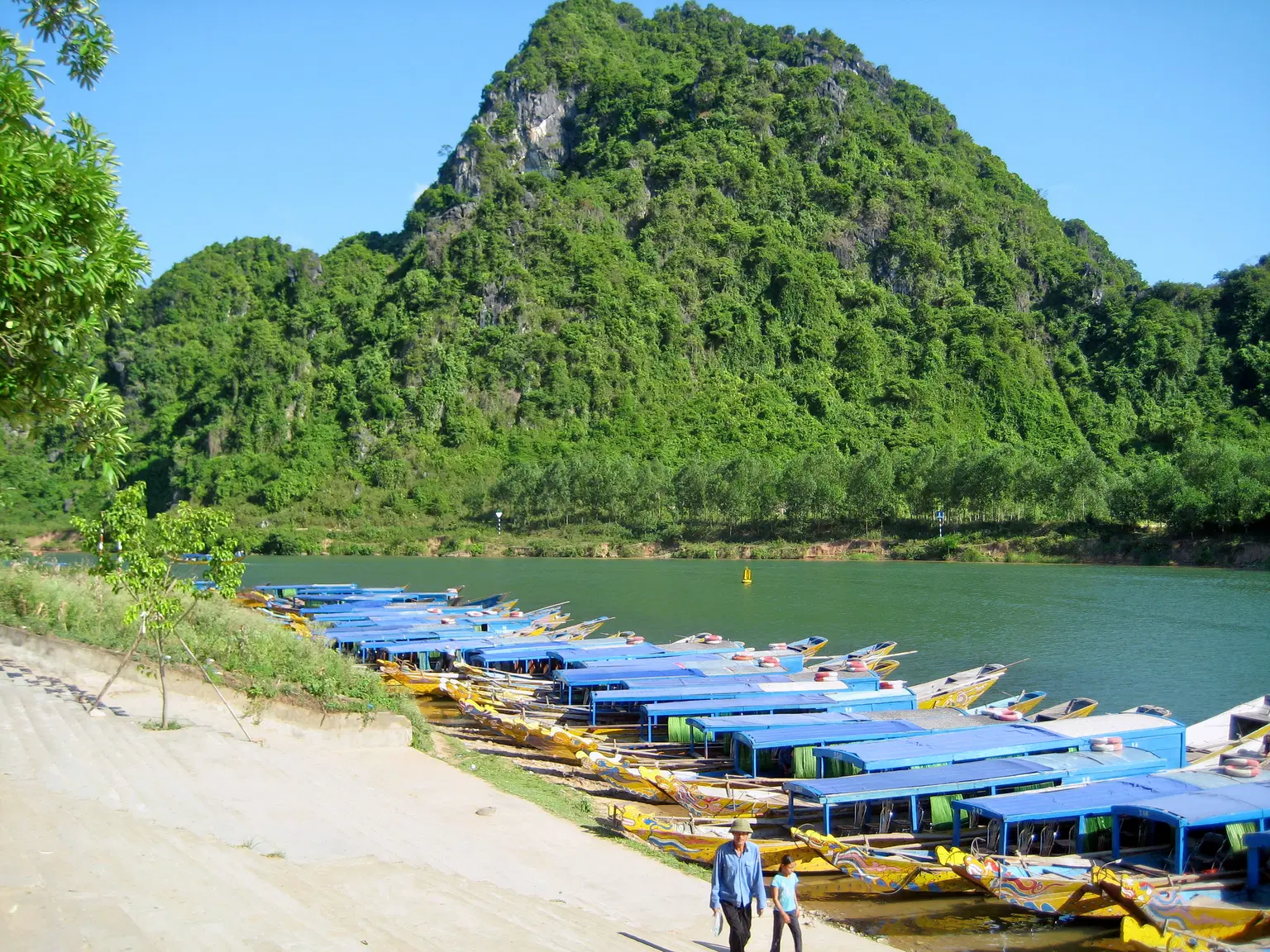 Pham Van Dong Beach, <em>Danang</em>