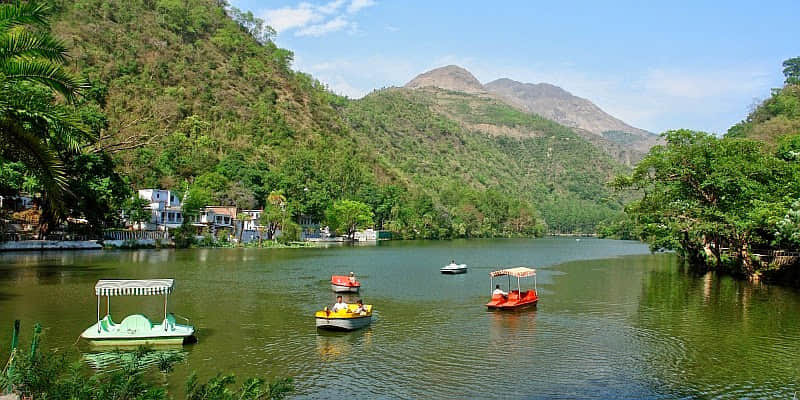 Dhaula Kuan, <em>Nahan</em>