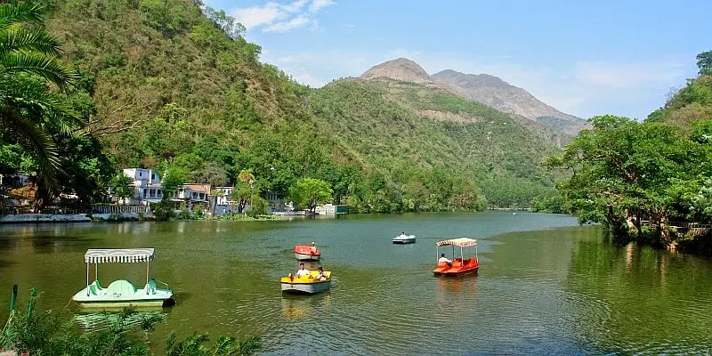 Dhaula Kuan