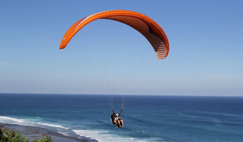 Paragliding in Uluwatu Image