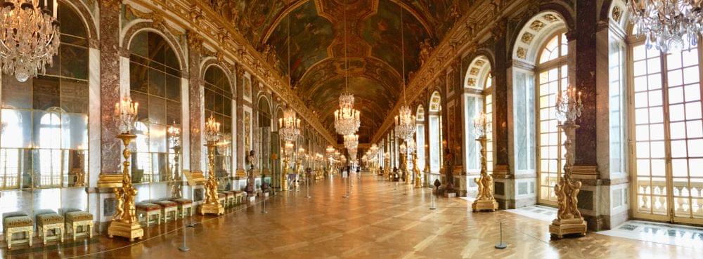  The Dazzling Hall of Mirrors