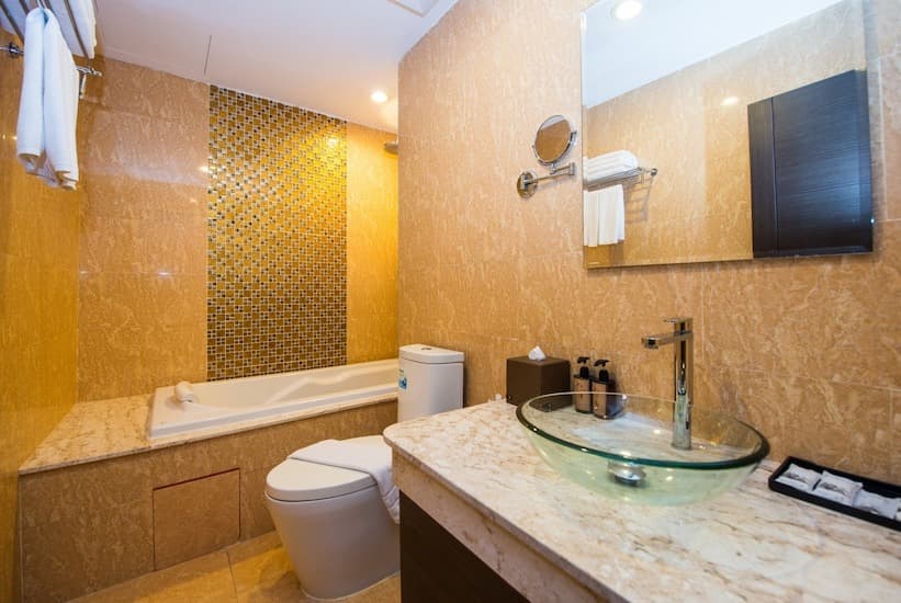 Tetris Hotel, Krabi
