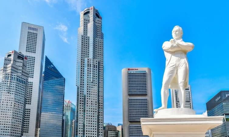 Check Out the Statue of Sir Stamford Raffles