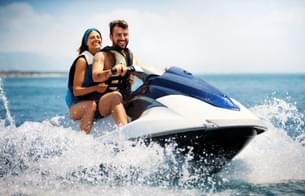 7a8q2pwumu3do9zuccolvzljw2g8 couple%20jetski