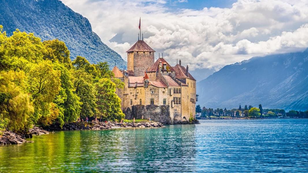 2-Hour Riviera Cruise from Montreux Image