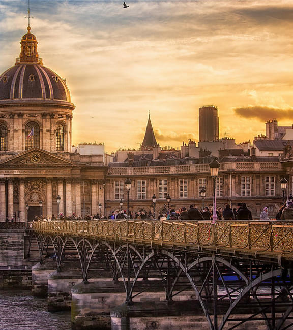 Pont Des Arts, Paris: How To Reach, Best Time & Tips