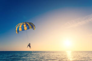 Parasailing in Havelock