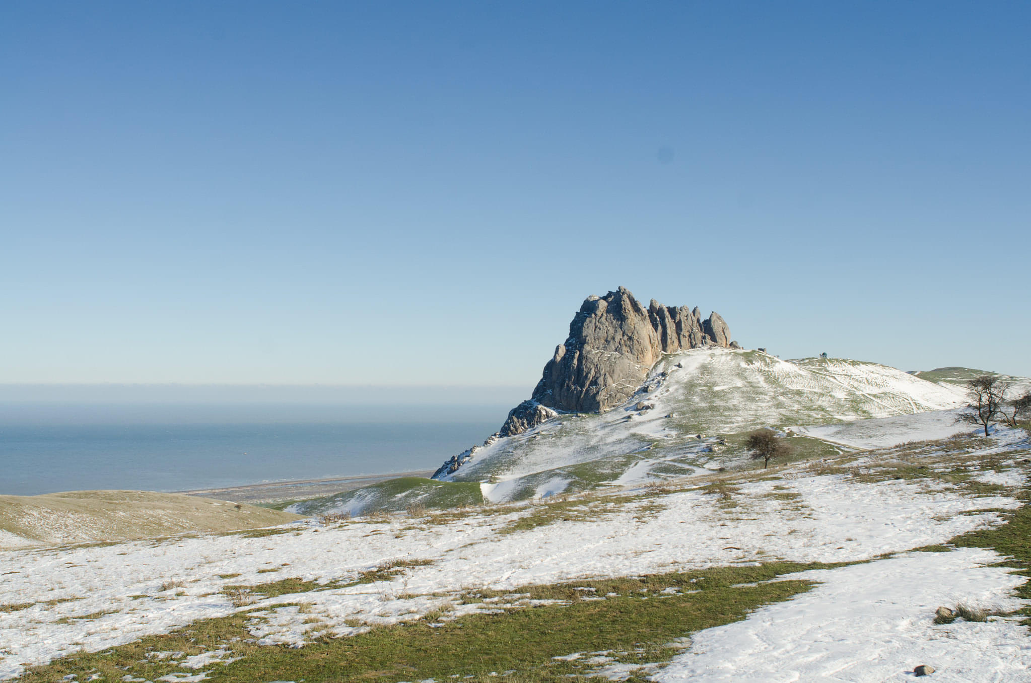 Besh Barmag Mountain Overview