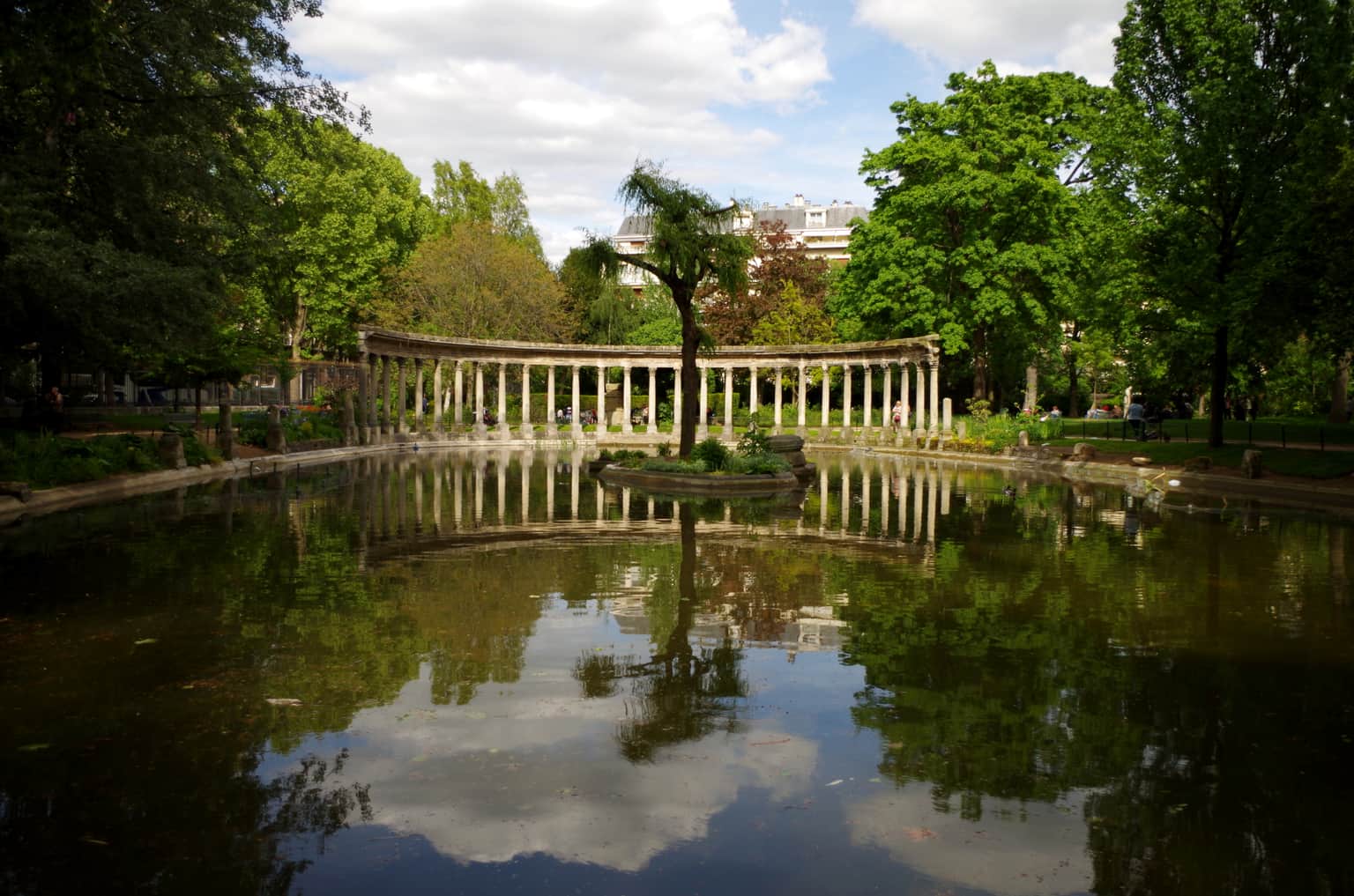 The architectural style and a typical layout of the park