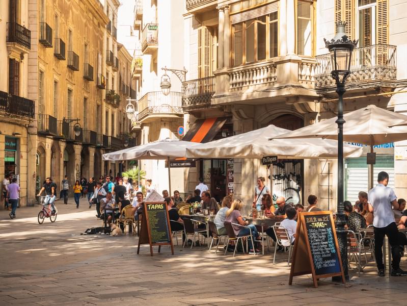Barcelona Tapas and Wine Experience Walking Tour