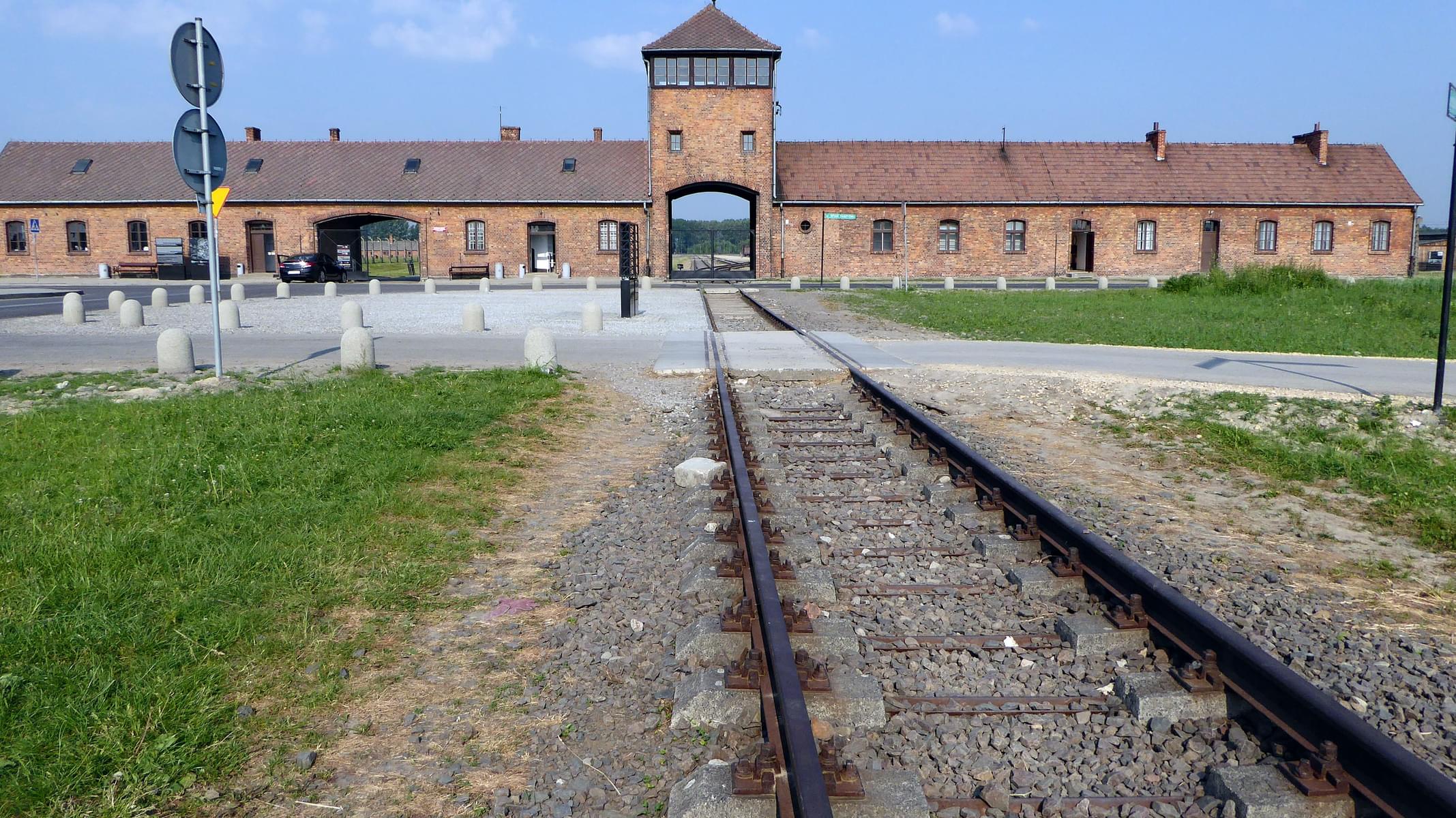 Auschwitz-Birkenau And Wieliczka Salt Mine Full-Day Tour With Transfers & Lunch