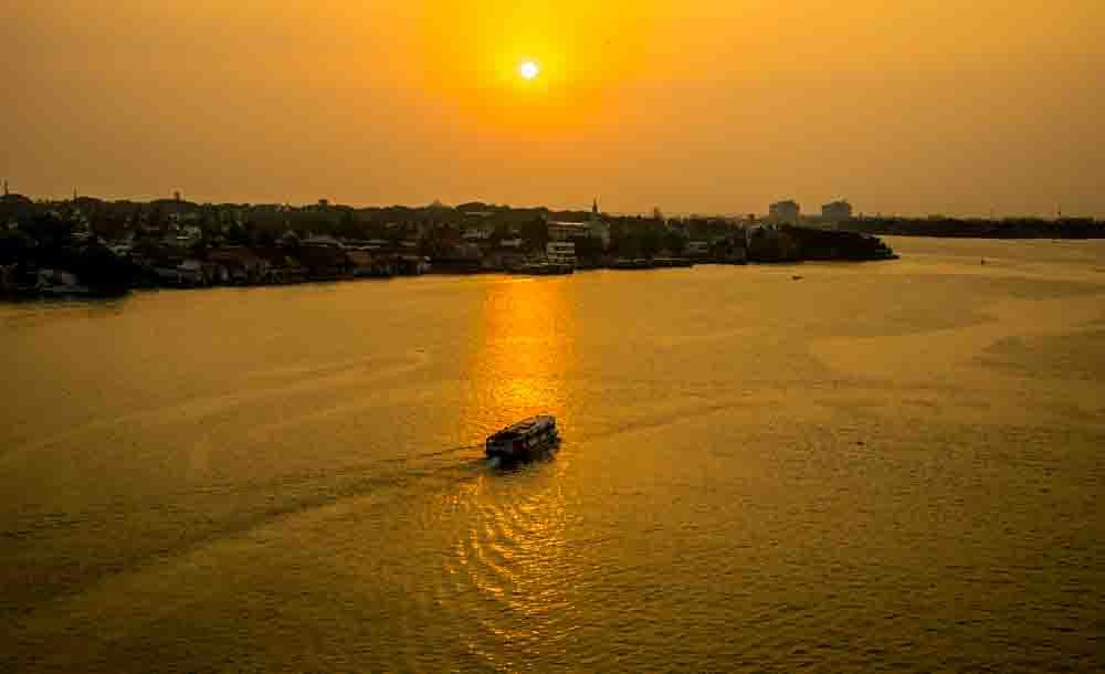Experience a Sunset Cruise on Vembanad Lake