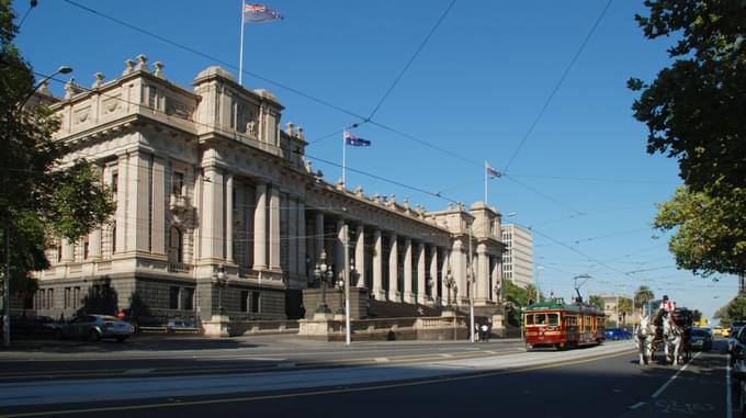 Parliament_House_Melbourne_2010.jpg