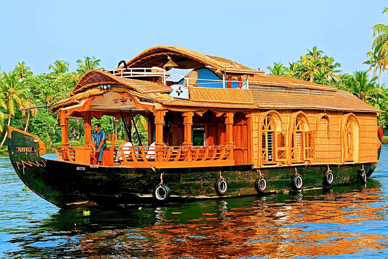 Royal Rivers Premium Houseboat – Overnight Backwater Cruise