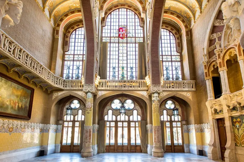 Pavillon de la Administración and Entrance Hall