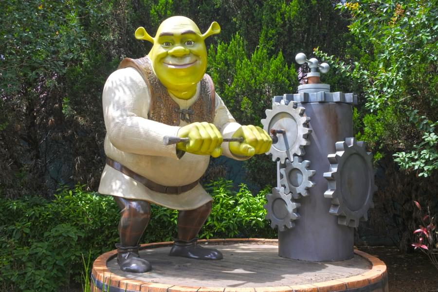 Shrek's Adventure Shows