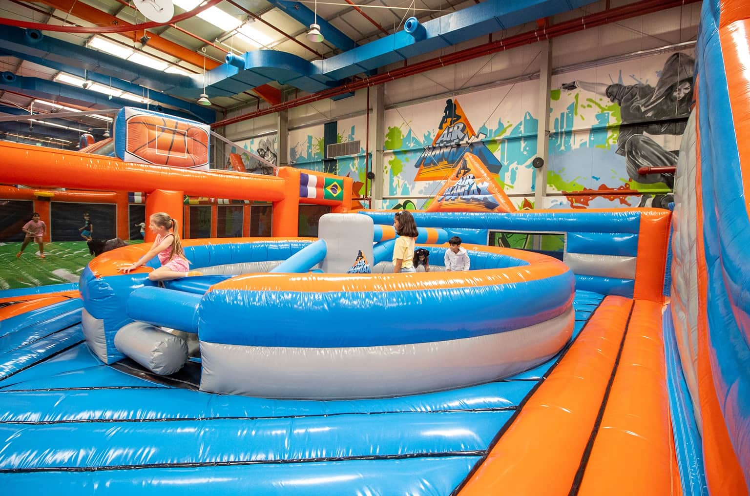 Air Maniax Arabian Centre, <em>Dubai</em>