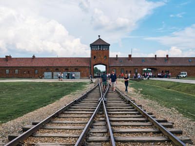 Auschwitz-Birkenau Museum Tour with Transport from Krakow