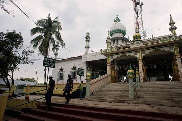 Pray at the Powa Mecca Mosque
