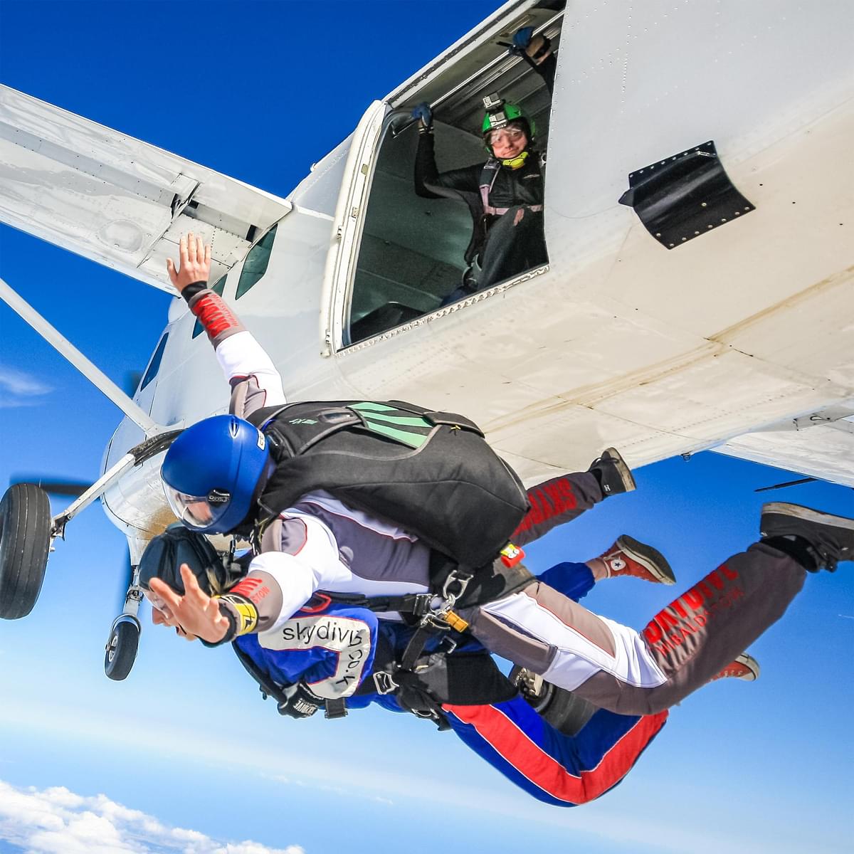 Jump from 13000ft or more and experience thrill of adventure