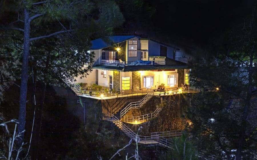 A Hilltop Vacation Retreat amidst Serene Hills in Chail Image