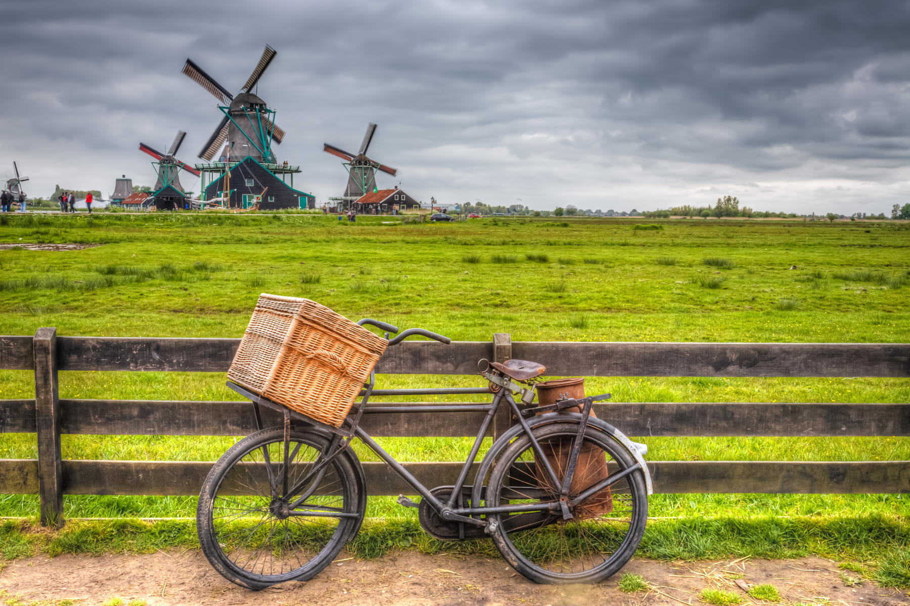 Cycle to Zandaam's Windmills