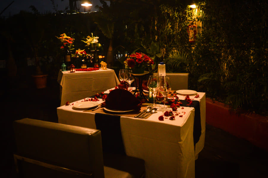 Idyllic Candlelight Dinner In Bangalore Image