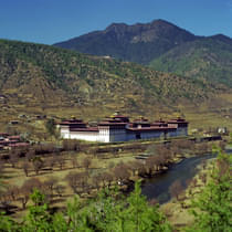 80qe4u4wfyxx44nt3vfz4kmwi6zm tashichoedzong bhutan 2001