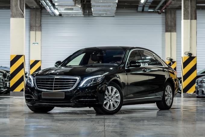 Mercedes Benz S 560 Maybach