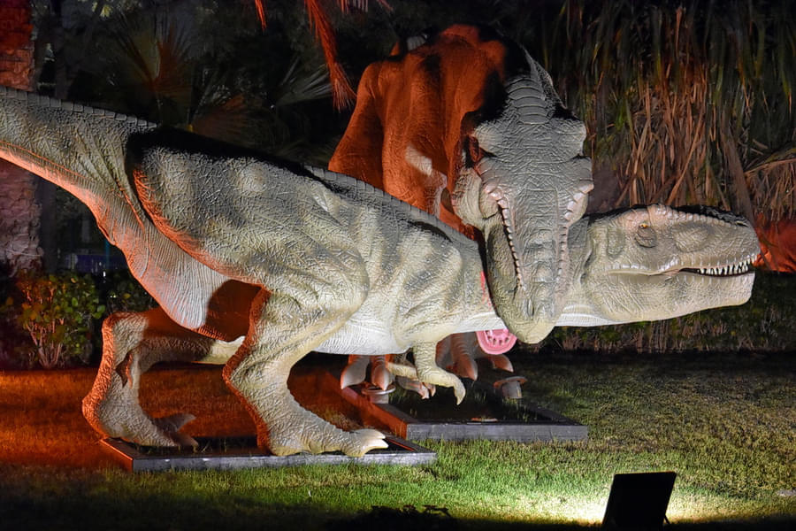 Take a stroll in the magnificent world of Dinosaurs at the Dinosaur Park 