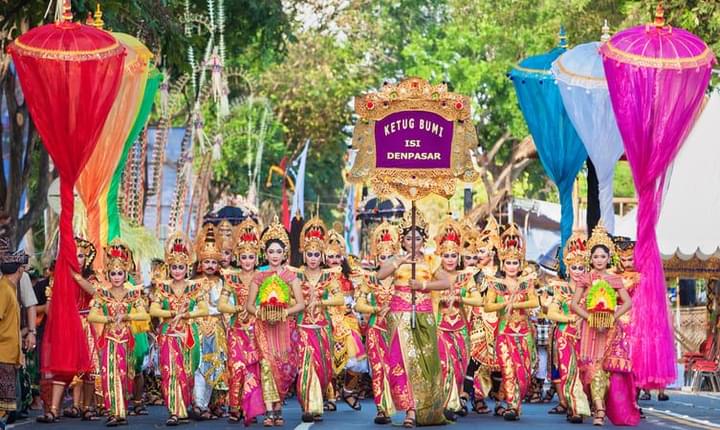 Be a part of the Denpasar Festival