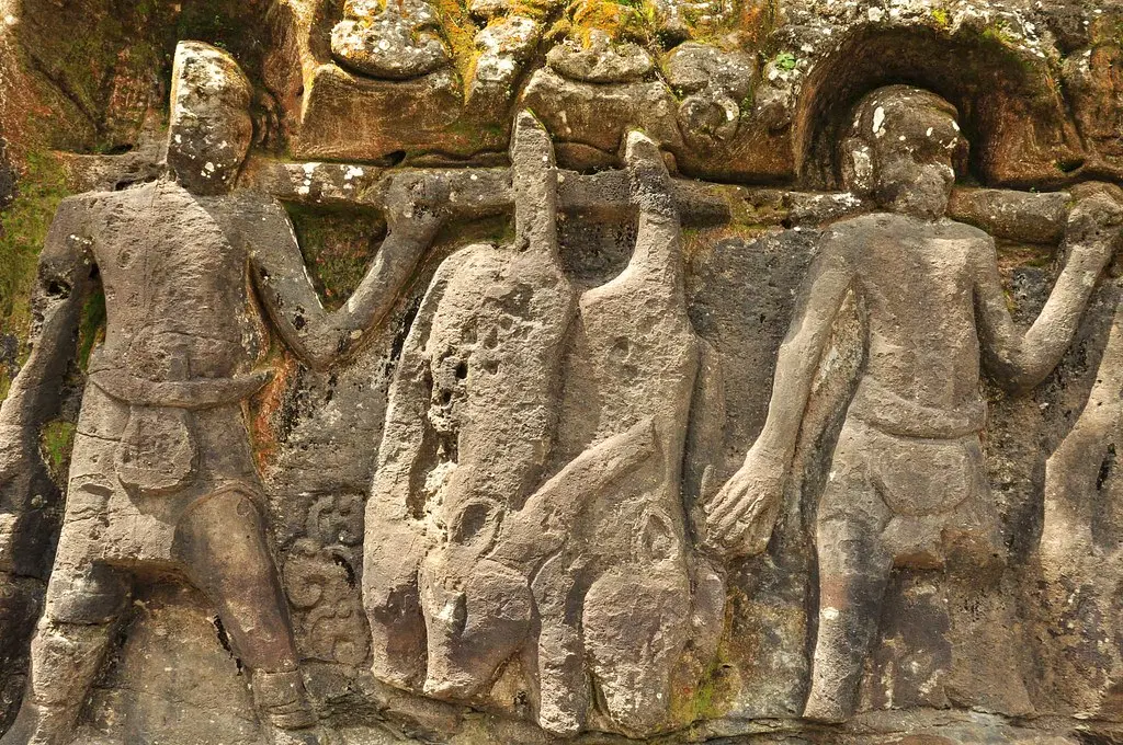 Admire the carvings at the temple