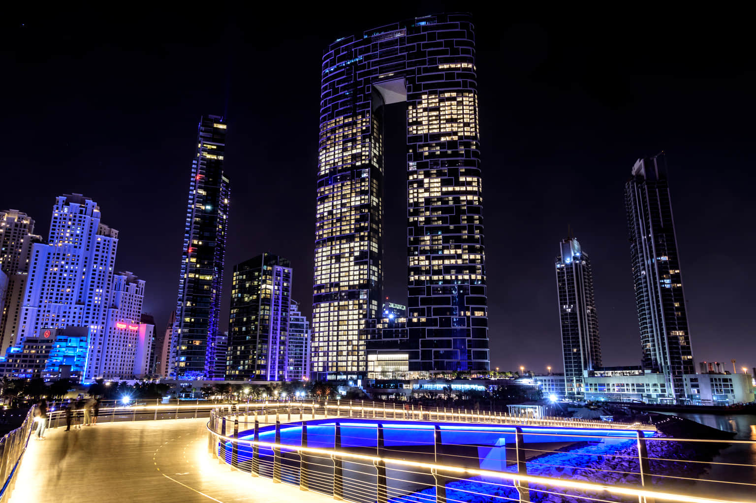Have a Luxurious experience at Caesars Palace Dubai