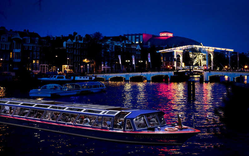 Enjoy your evening with a canal cruise experience