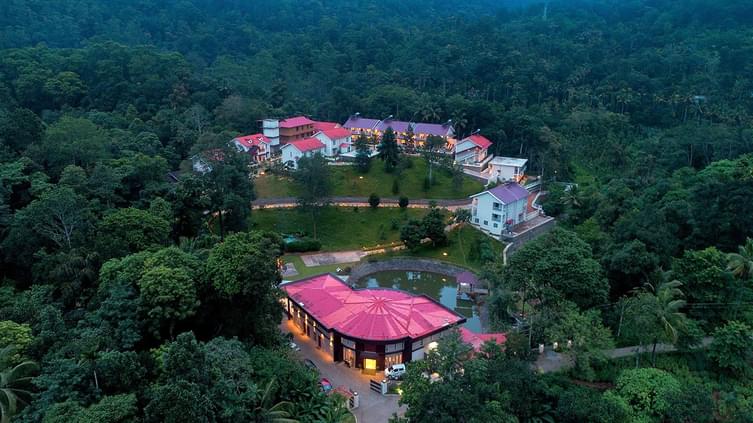 A serene & peaceful stay amidst misty hills of Munnar