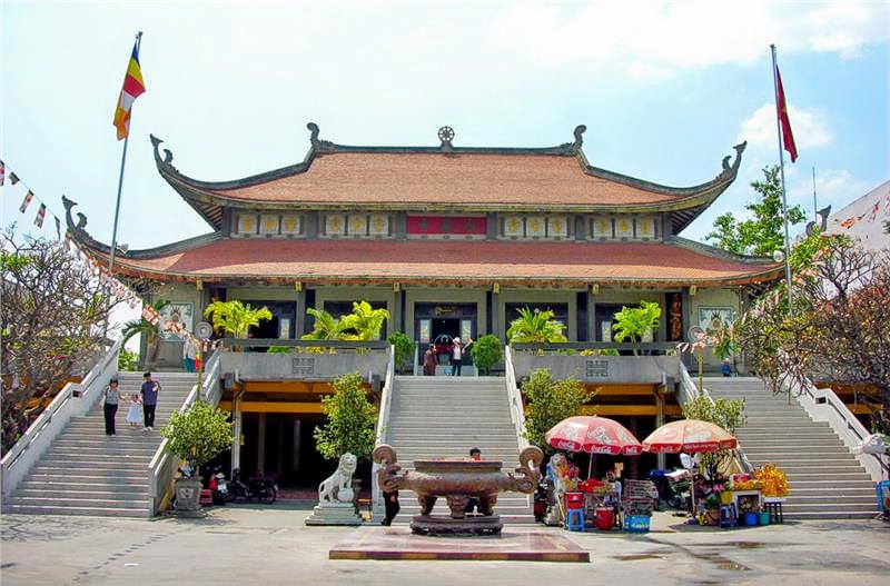 Vinh Nghiem Pagoda Overview